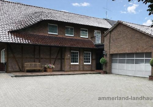 Haupthaus mit großzügigem Hof