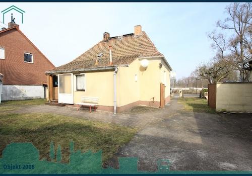 2008 Innenhof mit Blick zum Hauseingang