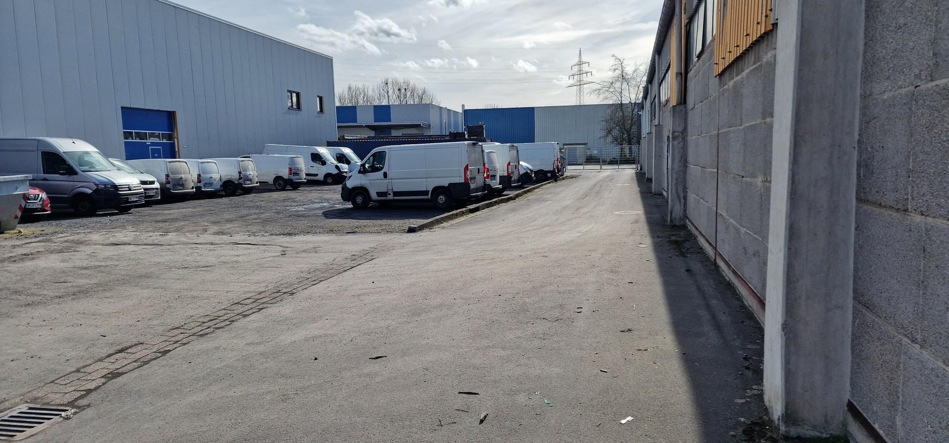 Halle B hintere Zufahrt 1