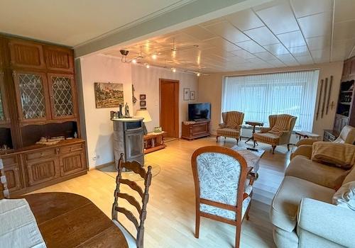 Wohn- und Esszimmer mit Ofen