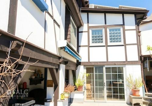 Hinterhaus Außenansicht - (KI generiert)