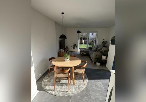 Einrichtungsbsp. KI generiert