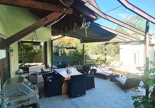 großzügige Terrasse