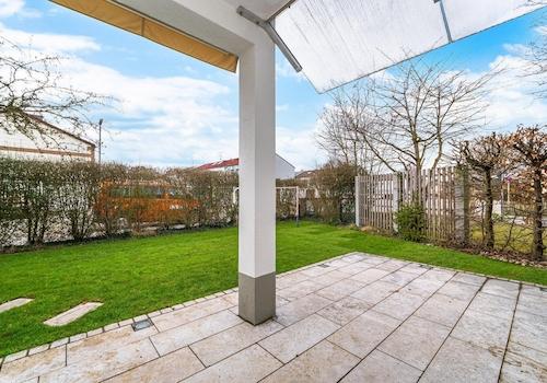 Terrasse mit Sonnenuntergang