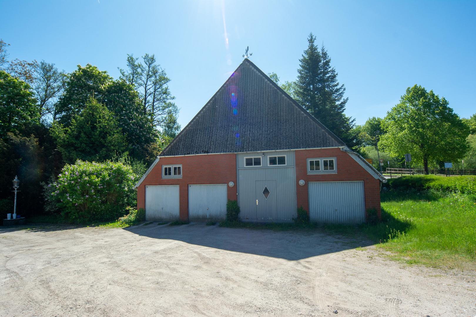 Garagen (Vermietet), Zugang zur ehemaligen Schreinerei
