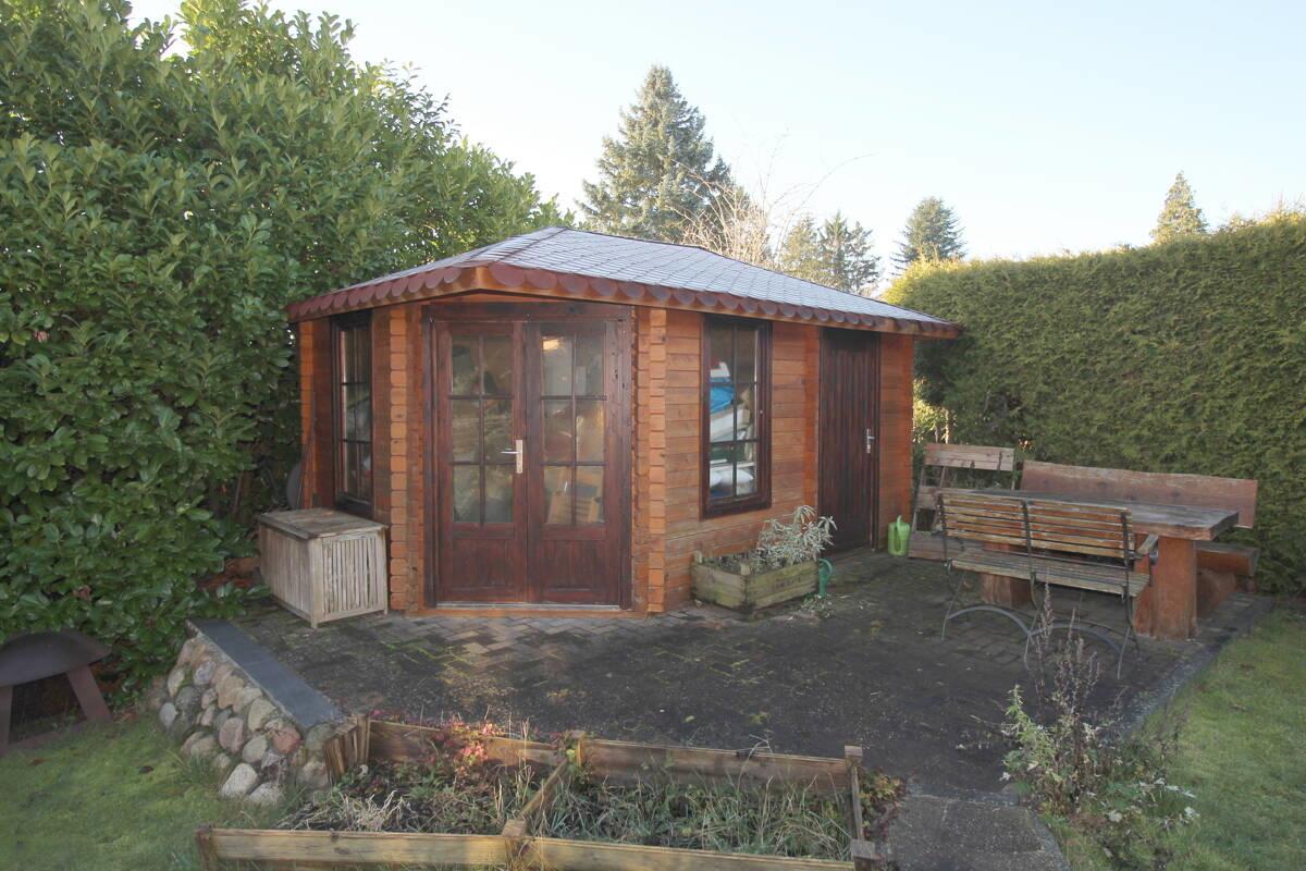 Partypavillon im Garten