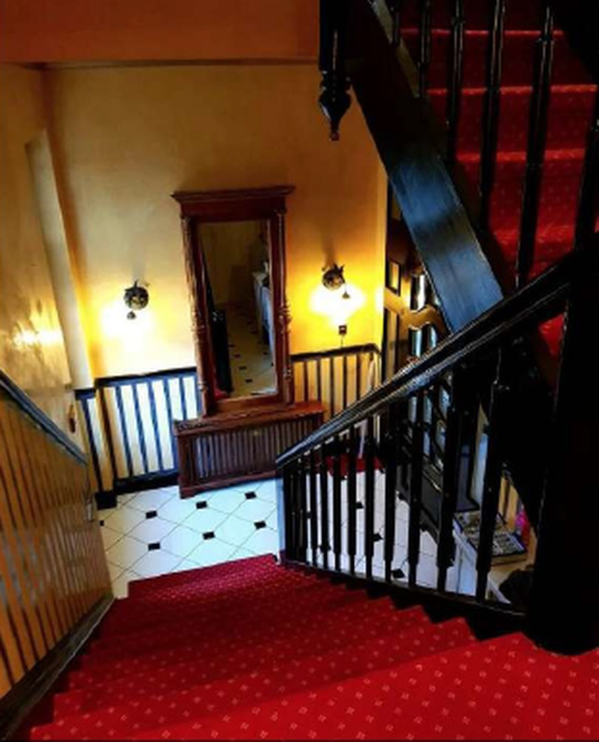 V | EG/OG-Treppenhaus