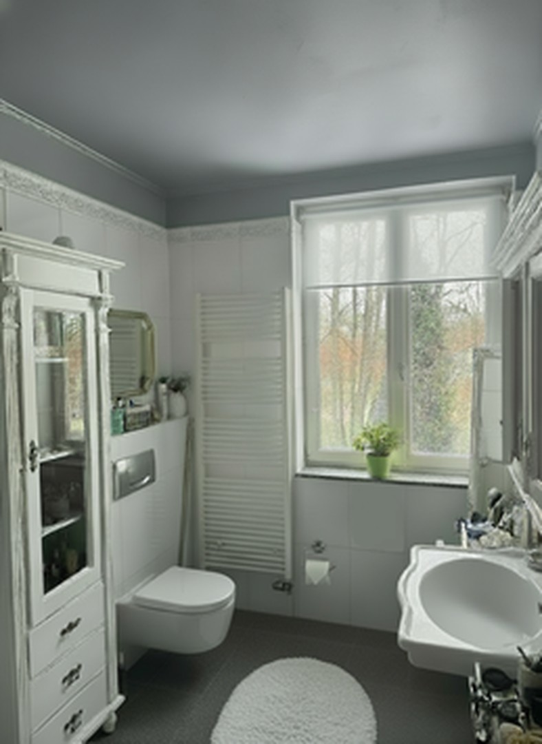 V | OG-Bad mit Dusch