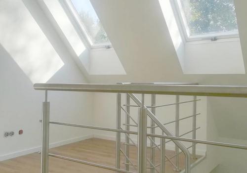 Zwei große Dachfenster für lichtdurchflutete Empore OG