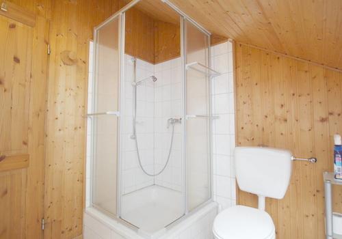 Blick auf Dusche DG Nebengebäude