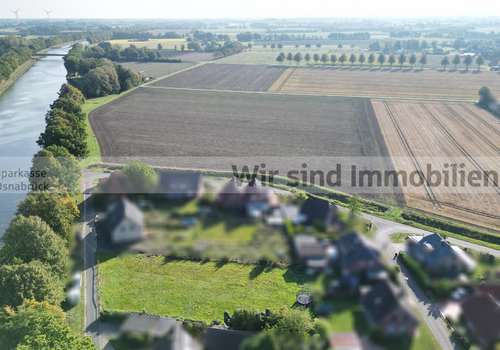 Grundstück mit Umgebung