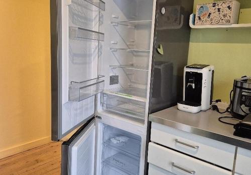 Küche Kühlschrank links