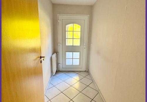 KG Wohnung Souterrain WohnungseingangGarderobe