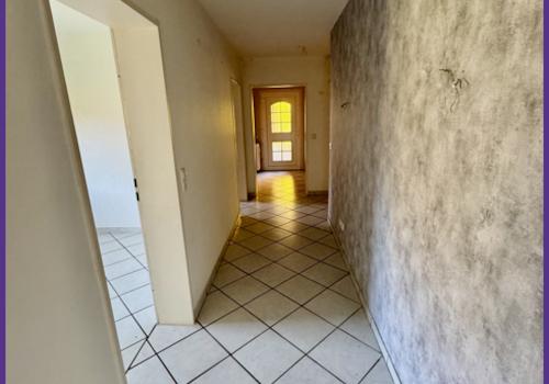 KG Wohnung Souterrain  Flur