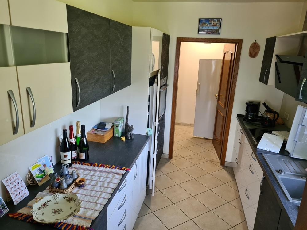 Einbauküche mit Speisekammer