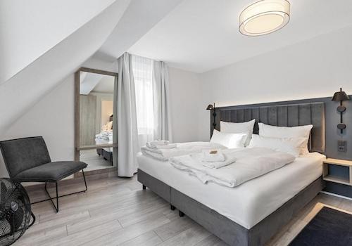 Schlafzimmer mit Beleuchtung