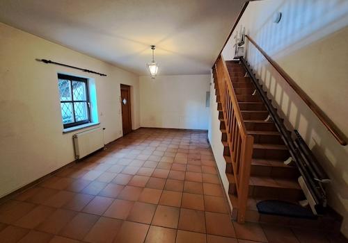 Treppe ins OG mit Treppenlift
