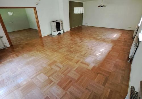 Wohnzimmer mit Kamin