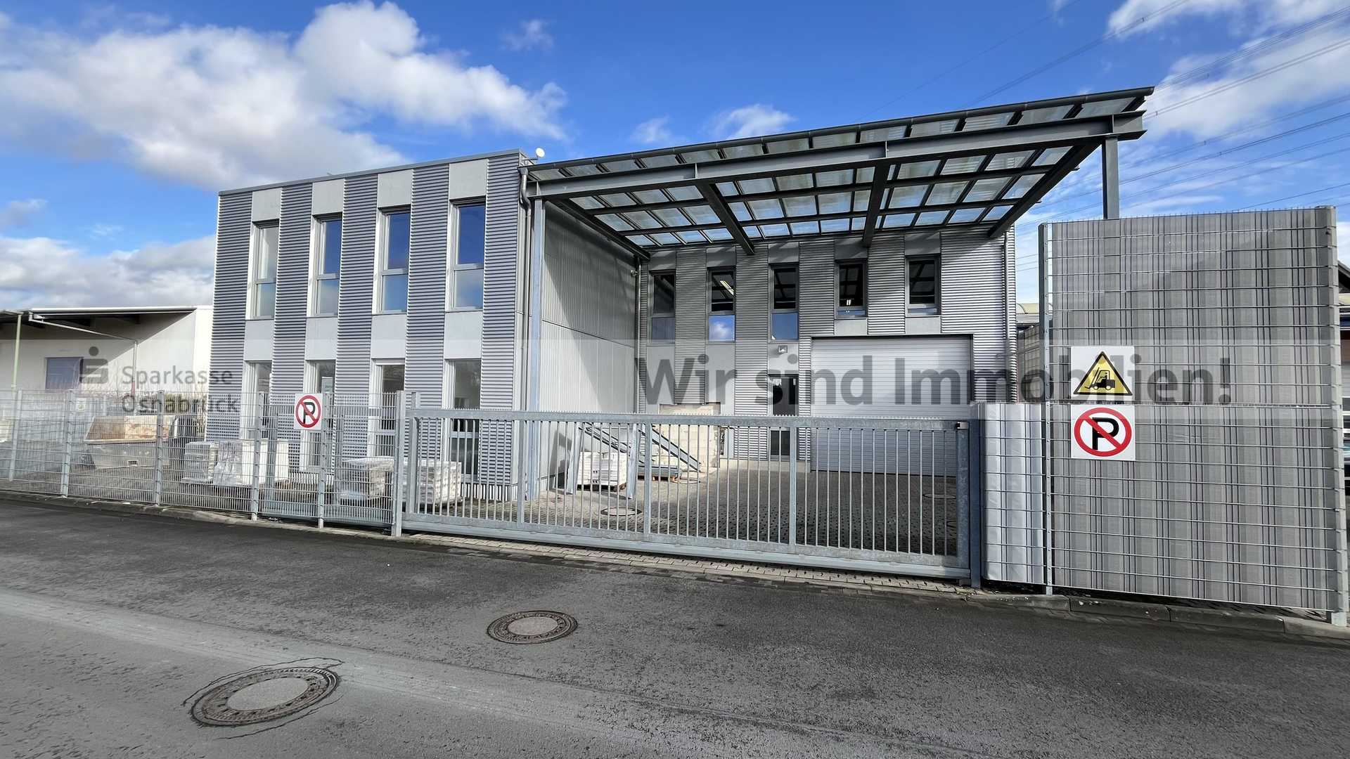 Hallenzufahrt mit Ladezone