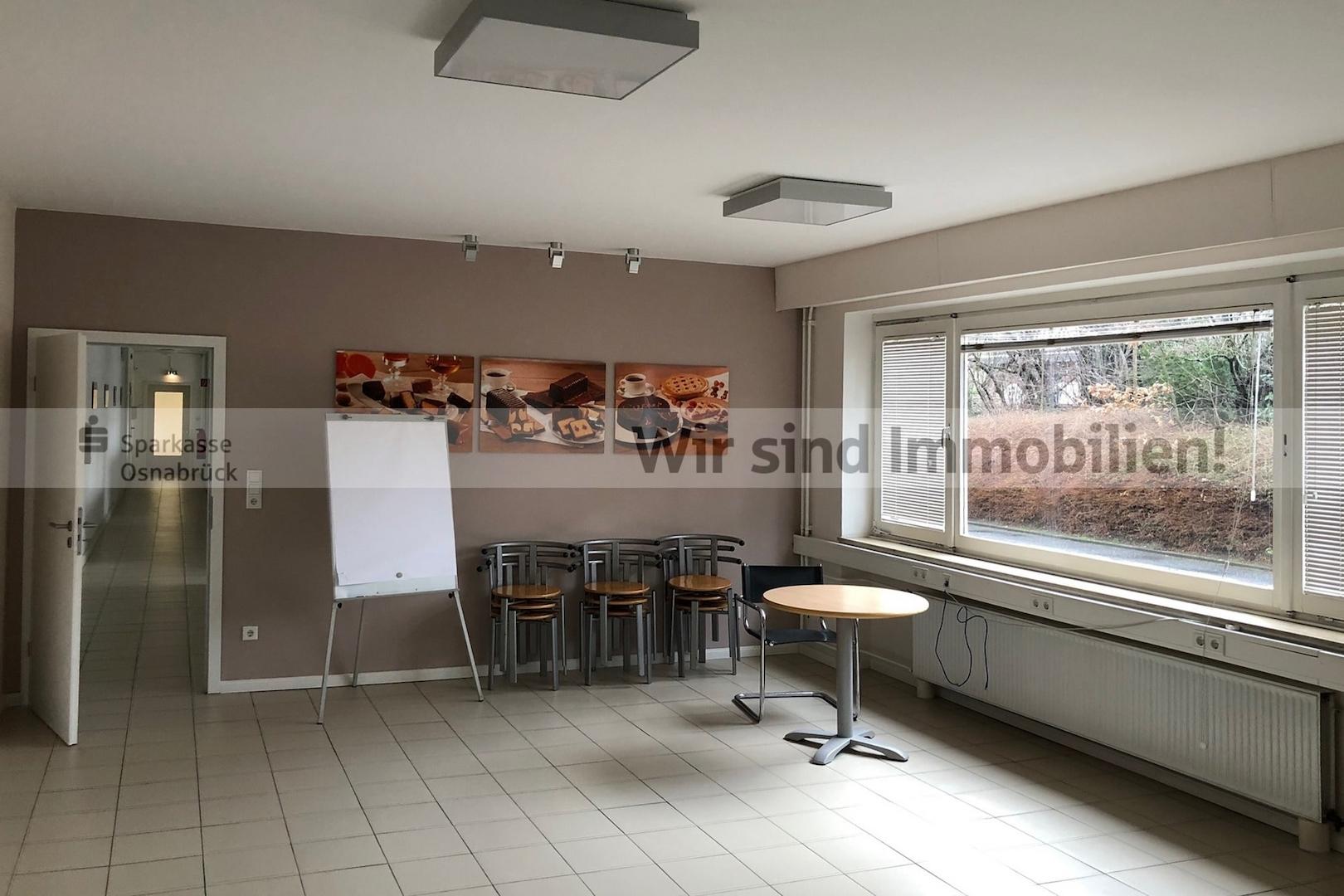 Bürotrakt - Besprechung