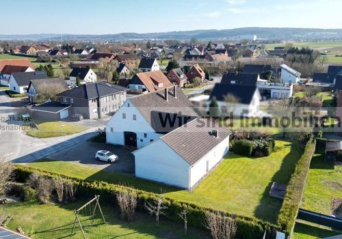 Seitenansicht mit Umgebung