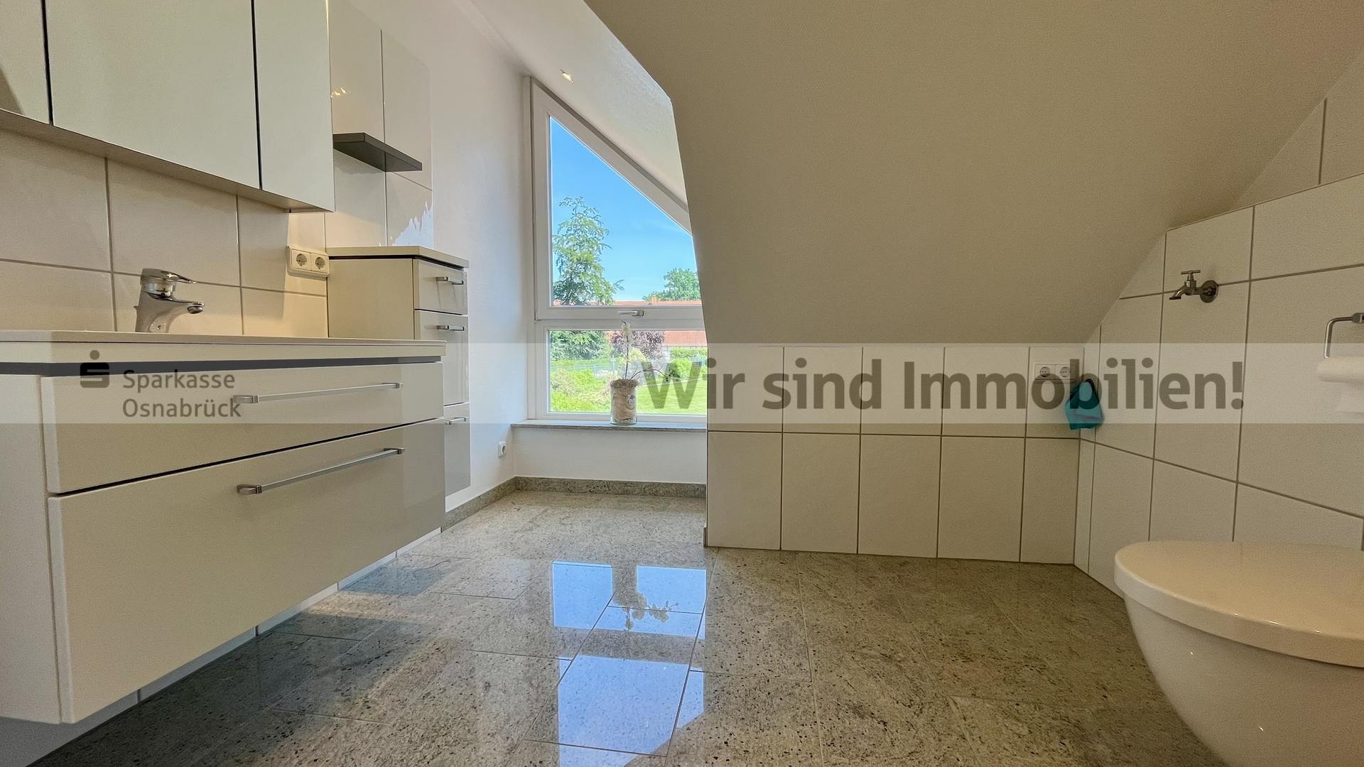 Bad auf der Nordseite  im OG