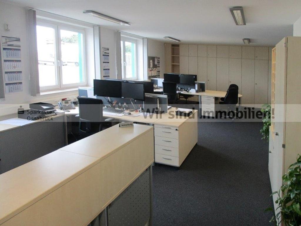 Verwaltungsbüro im EG