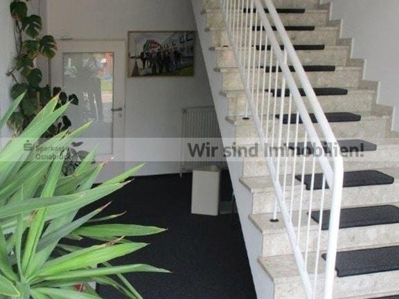 Treppenhaus im Bürotrakt