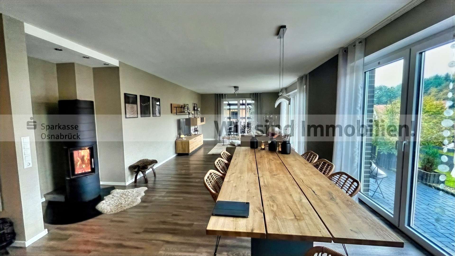 Wohn-/Esszimmer mit Kamin