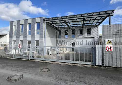 Hallenzufahrt mit Ladezone