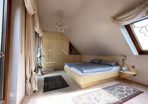 Schlafzimmer  - Verbessert - (KI generiert)