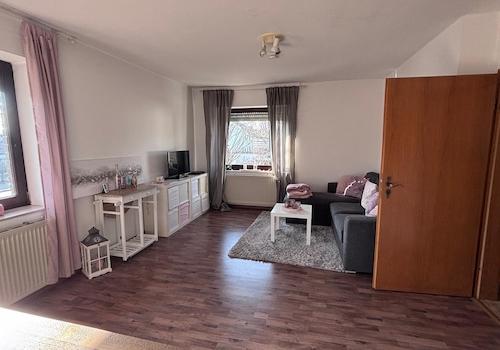 Zimmer unten, Tür kommt neu