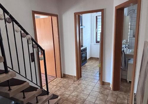 Flur, Boden/Türen kommen neu