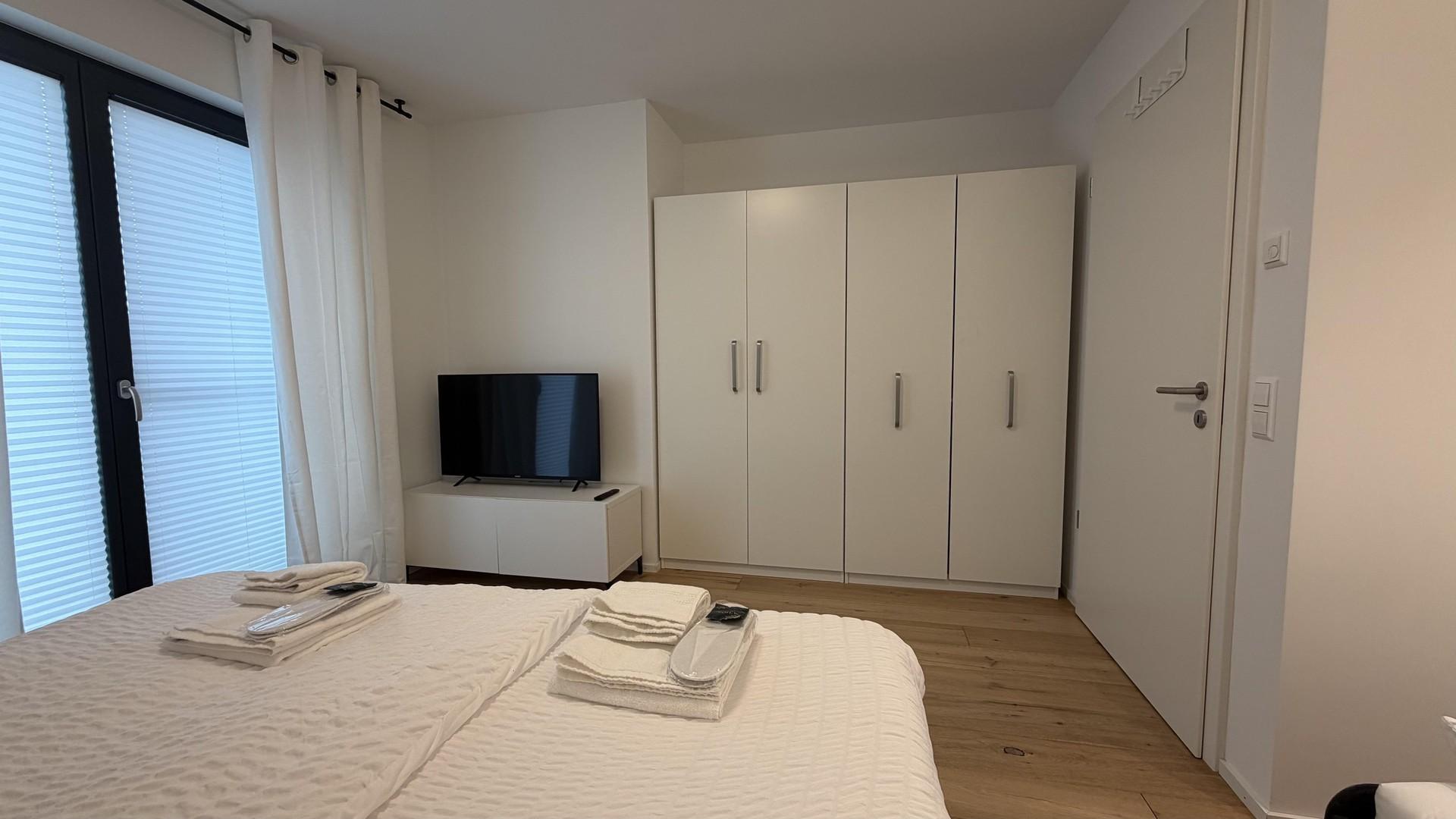 Schlafzimmer 1 Kleiderschrank