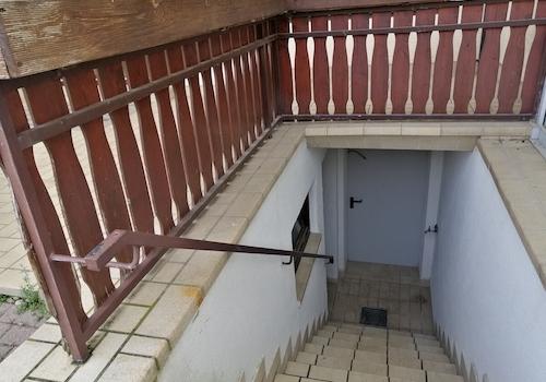 von der Terrasse in den Keller