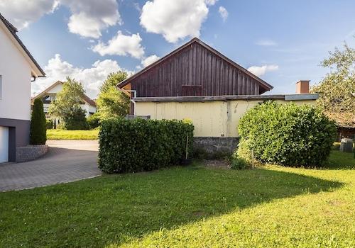Garten, Blick auf die Scheune