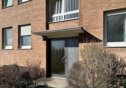 Modernisierte Haustüranlage