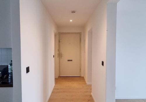 Flur mit Wohnungstür
