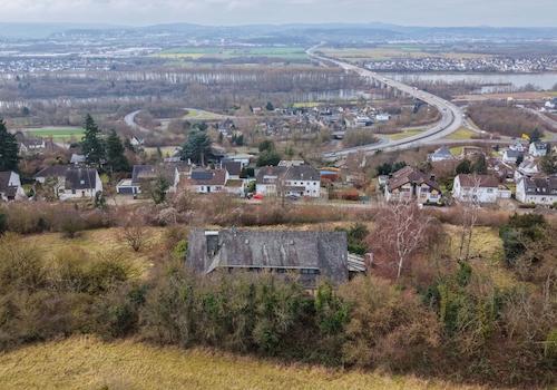 Hausansicht mit Ausblick