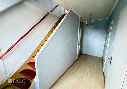 Treppenhaus zum Dachgeschoss