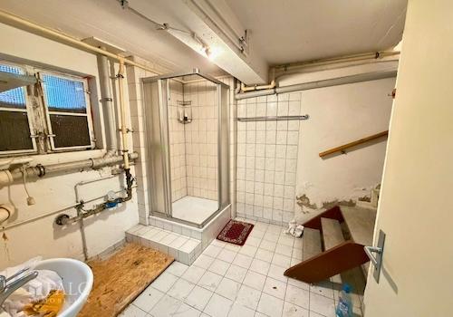 Badezimmer im Keller