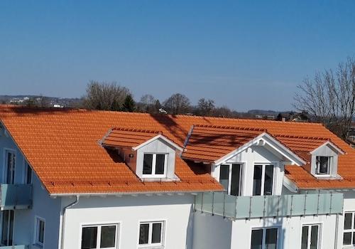 Südseite mit Bergblick