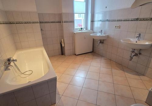 Vollbad mit Wanne....