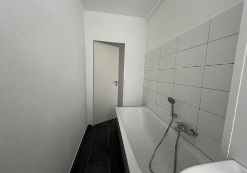 Wannenbad mit Habdtuchheizkörper