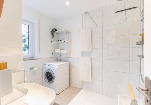 Duschbad mit Ausstattung