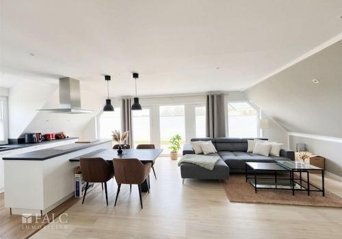 Küche mit Wohnbereich OG