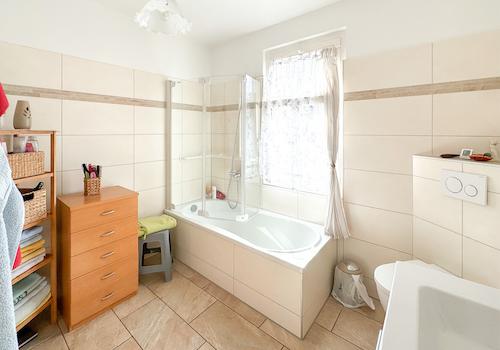 ...modern zum Abtauchen und für Duschfans