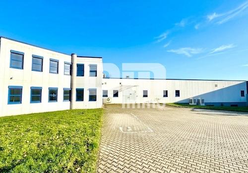 Frontansicht / Zufahrt Haupthalle