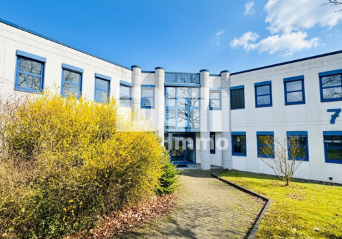 Bürogebäude / Haupteingang