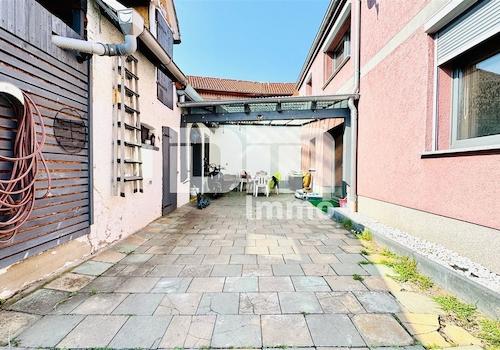 Terrasse / teilüberdacht